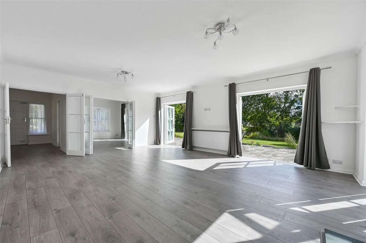 Dog Kennel Lane, Chorleywood, Rickmansworth, Hertfordshire, WD3 5EL, photo 3