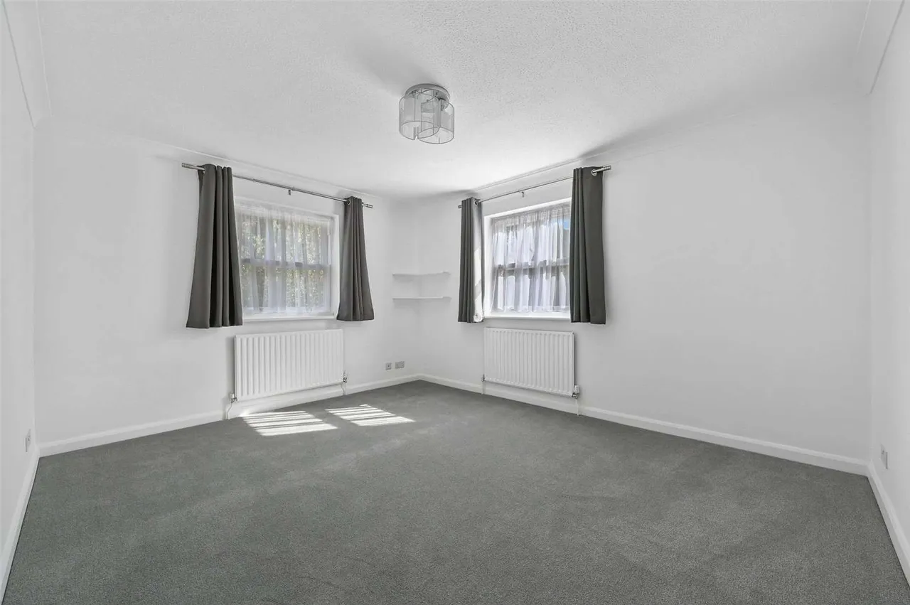 Dog Kennel Lane, Chorleywood, Rickmansworth, Hertfordshire, WD3 5EL, photo 6