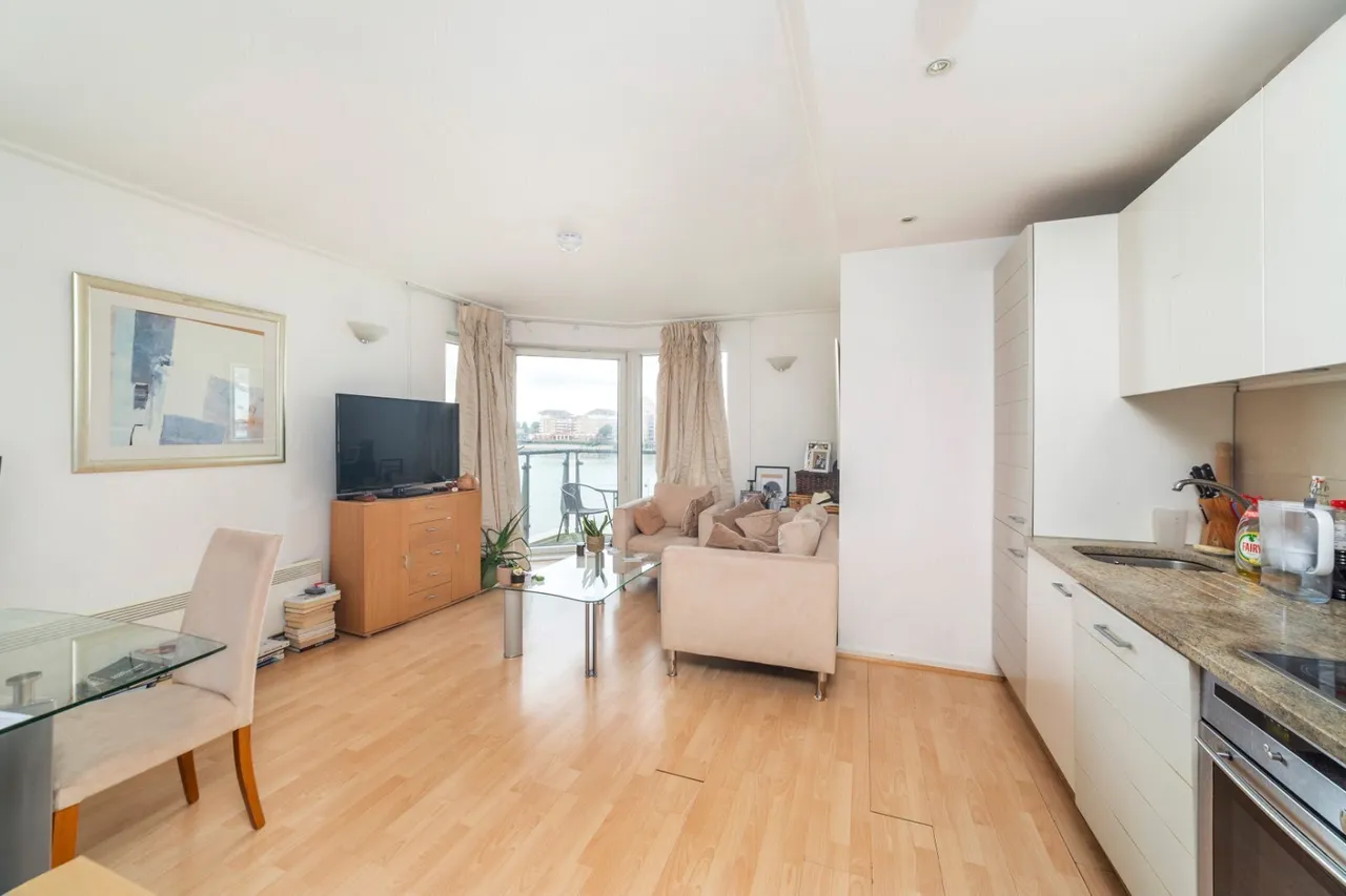 1 bed flat for sale, Hutchings Street, London, E14