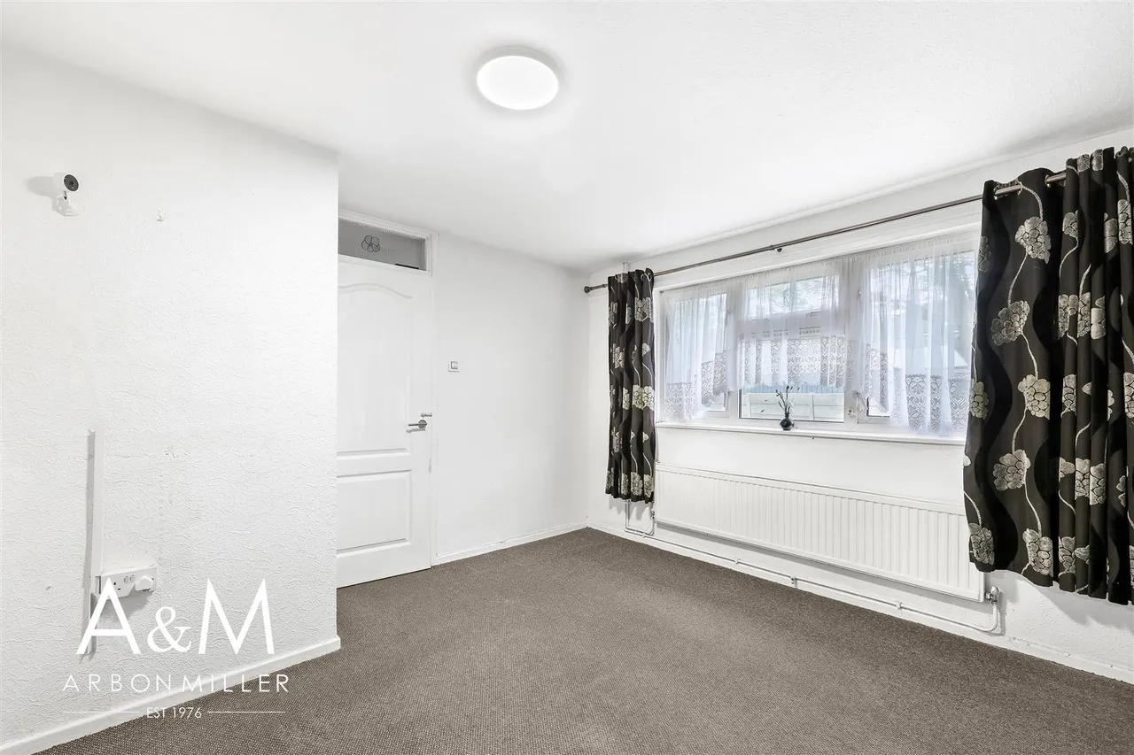 Marlowe Close, Barkingside, Essex, Ilford, IG62LP, photo 9