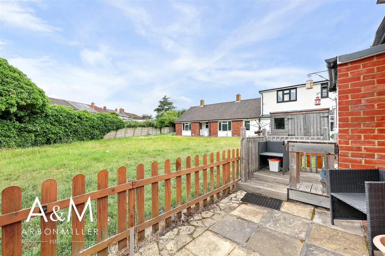 Marlowe Close, Barkingside, Essex, Ilford, IG62LP, photo 15