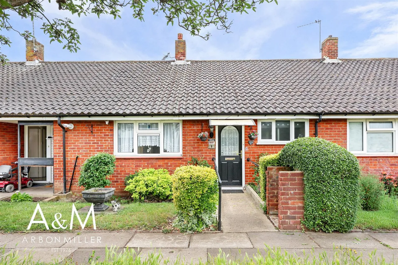 Marlowe Close, Barkingside, Essex, Ilford, IG62LP, photo 20