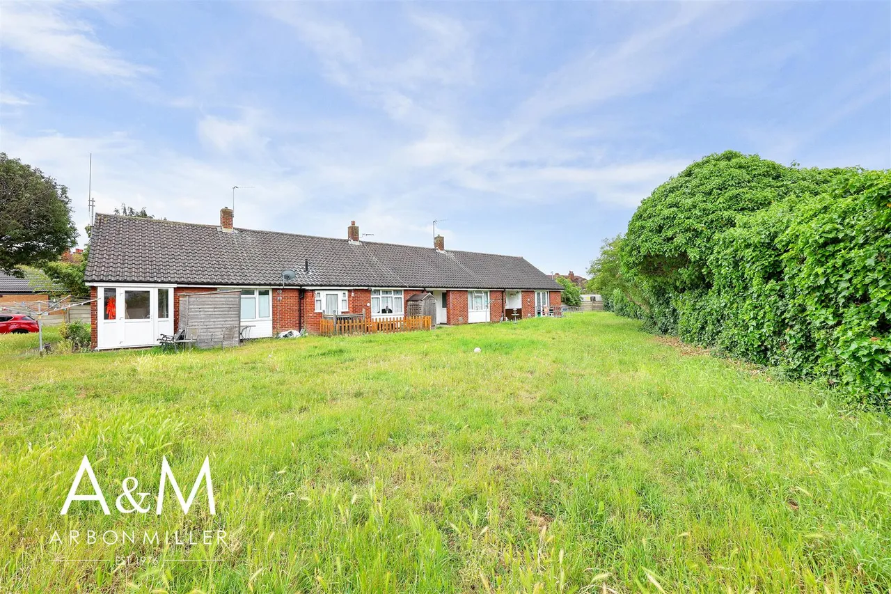 Marlowe Close, Barkingside, Essex, Ilford, IG62LP, photo 16