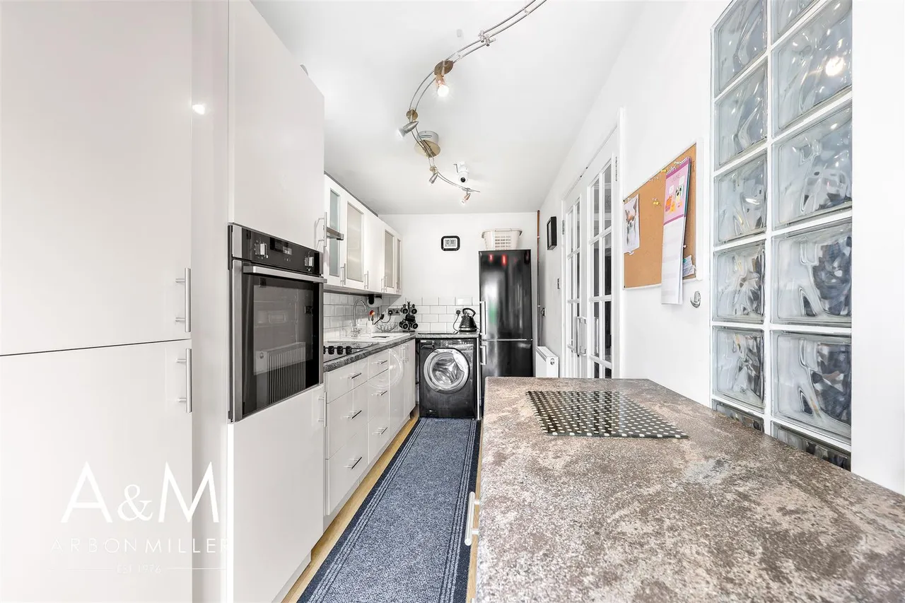 Marlowe Close, Barkingside, Essex, Ilford, IG62LP, photo 7