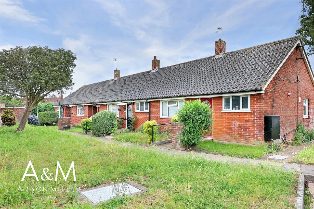Marlowe Close, Barkingside, Essex, Ilford, IG62LP, photo 21