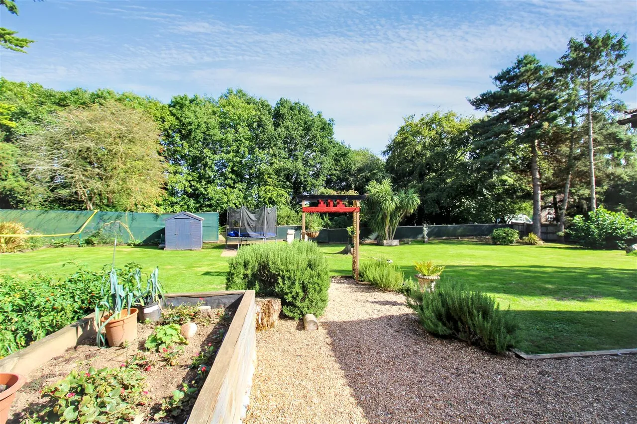 Thorpe Market Road, Roughton, NR11, photo 16