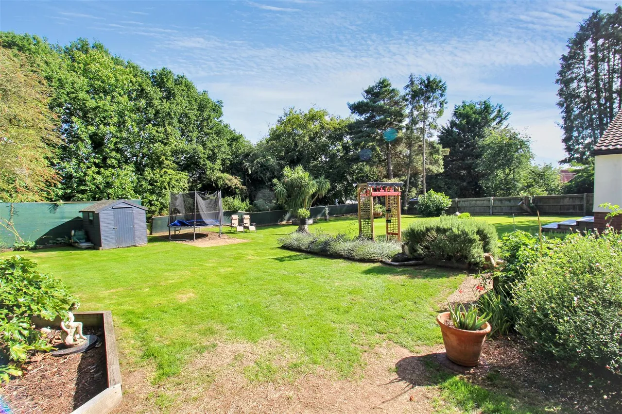 Thorpe Market Road, Roughton, NR11, photo 17