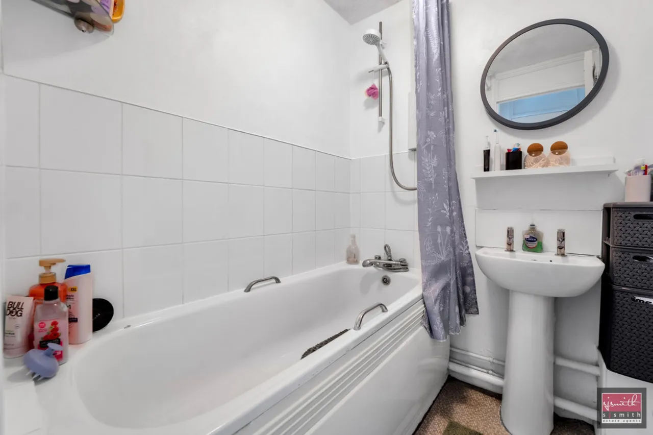 Kilross Road, Feltham, photo 9