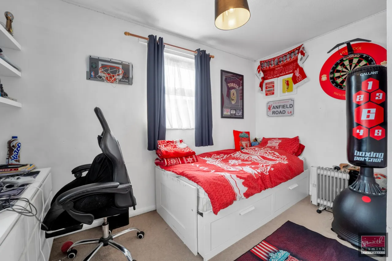 Kilross Road, Feltham, photo 8