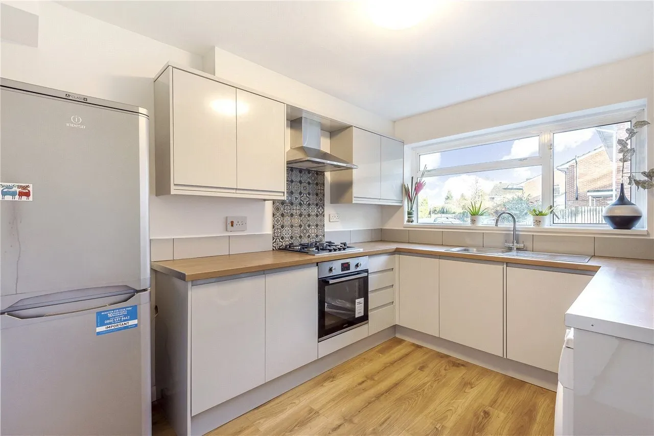 Eling Close, Winchester, SO22, photo 2