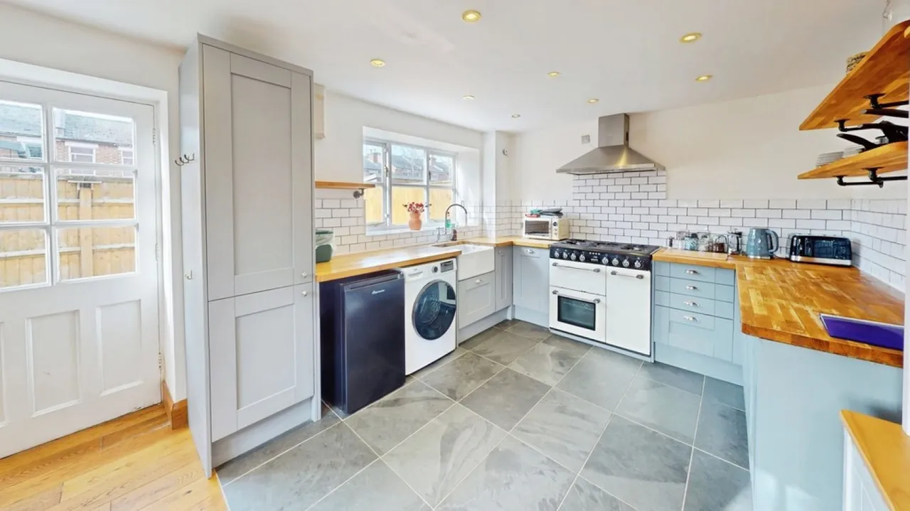 Devonshire Street, Cheltenham, Gloucestershire, photo 3