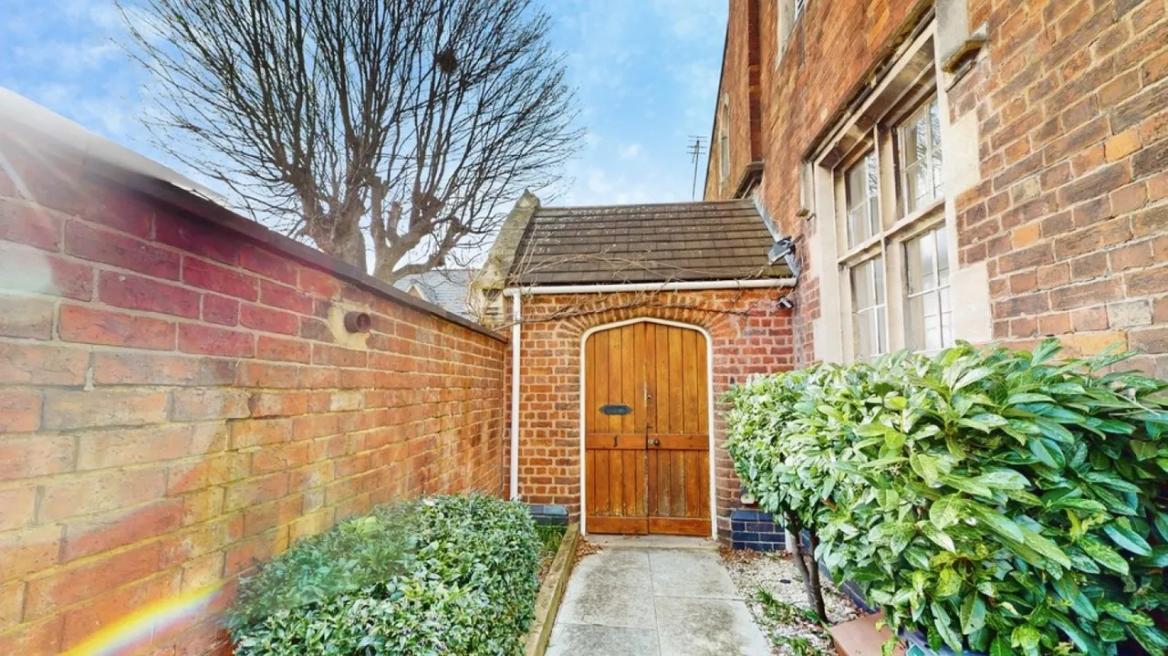 Devonshire Street, Cheltenham, Gloucestershire, photo 8