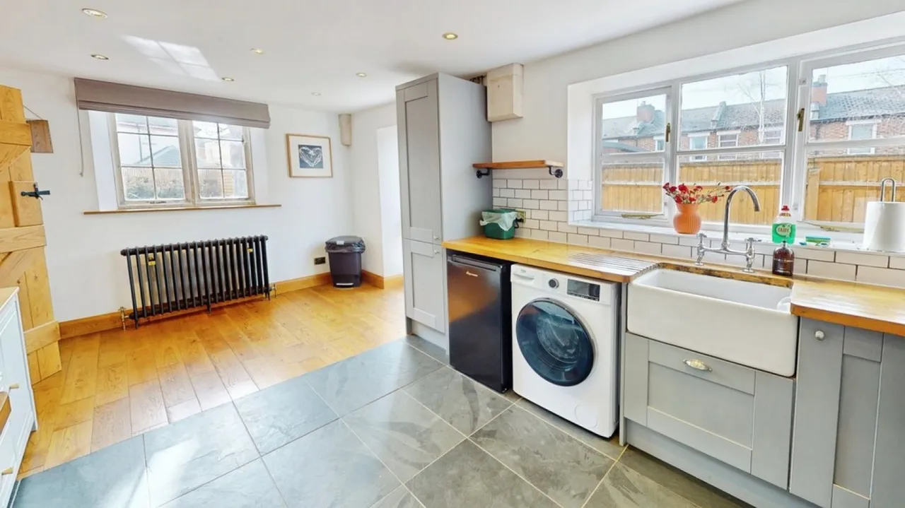 Devonshire Street, Cheltenham, Gloucestershire, photo 12