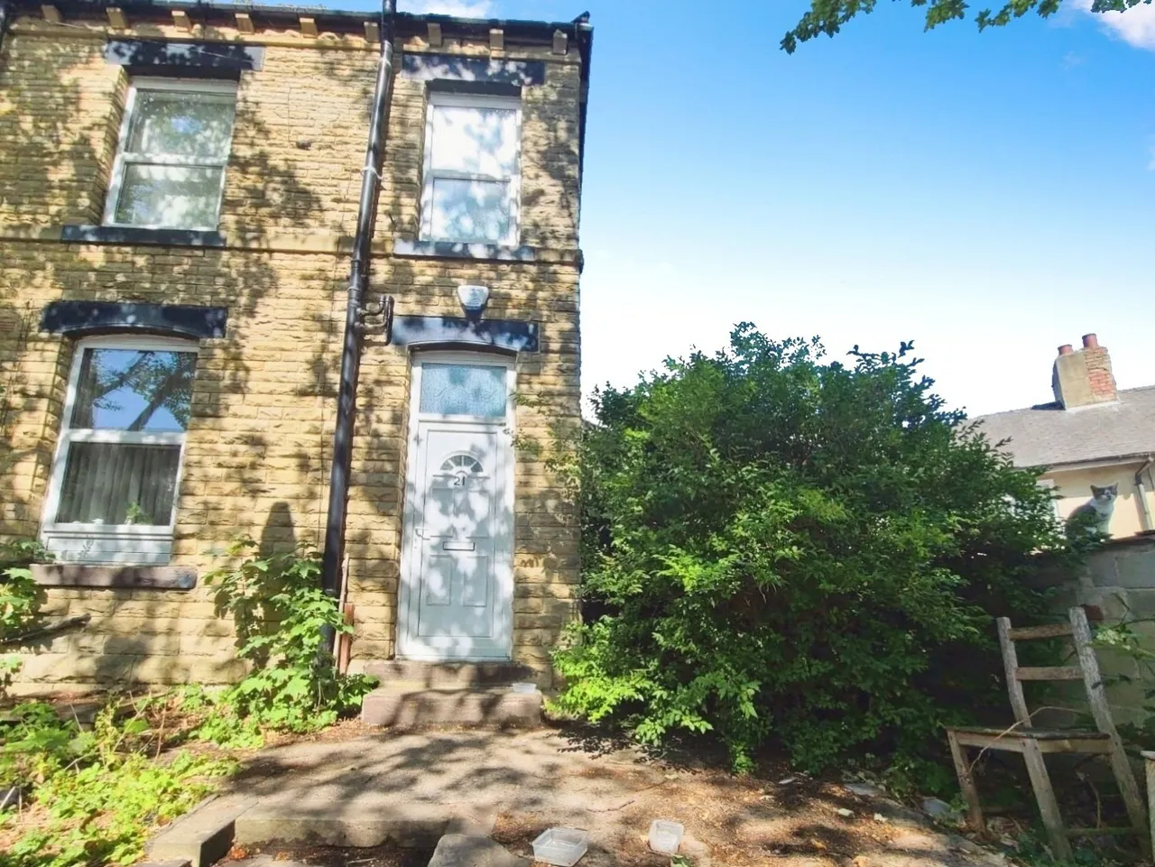 2 bed house to rent, Surrey Street, Batley, WF17