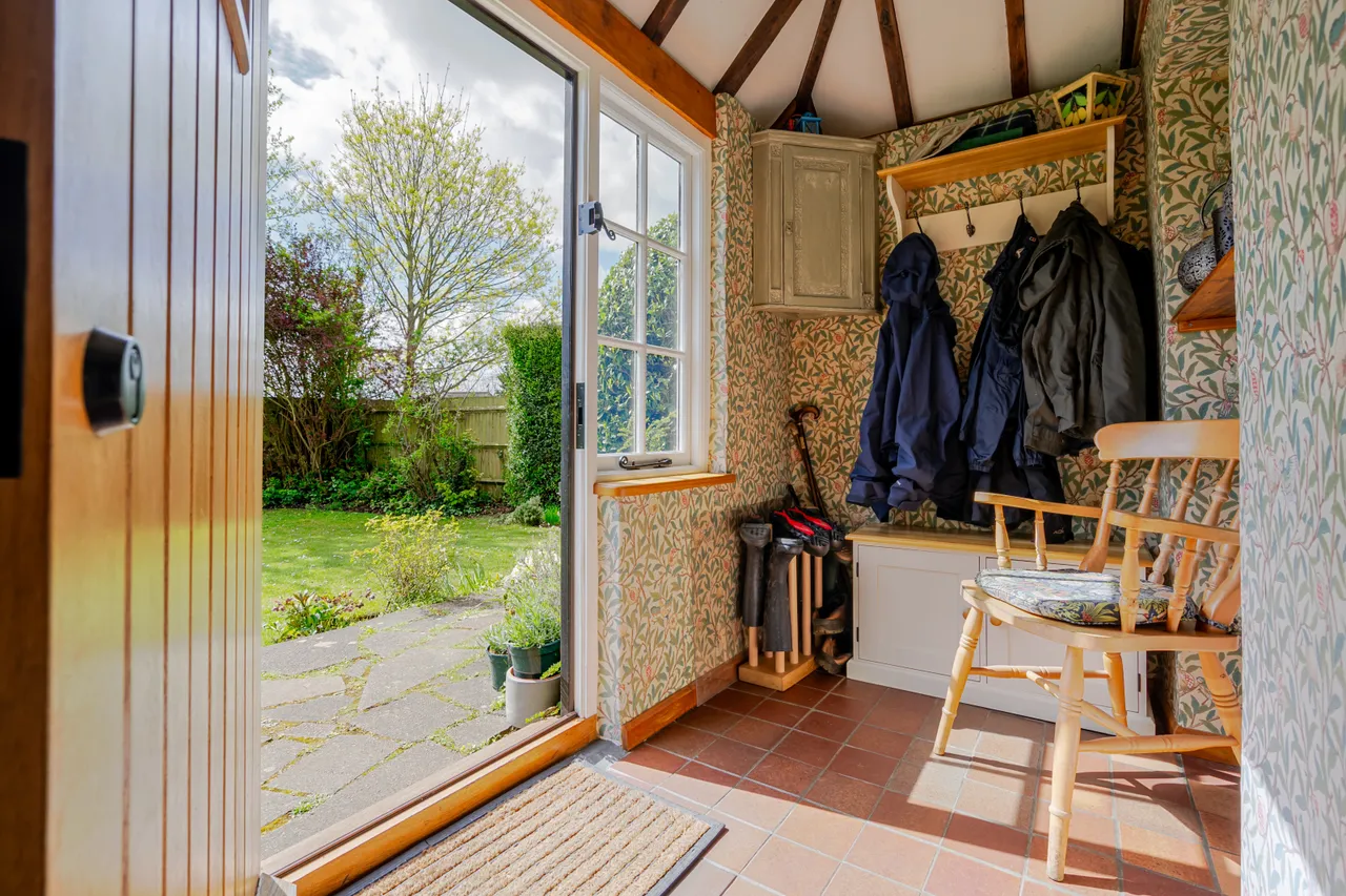 Bullocks Farm Lane, Wheeler End, HP14, photo 7