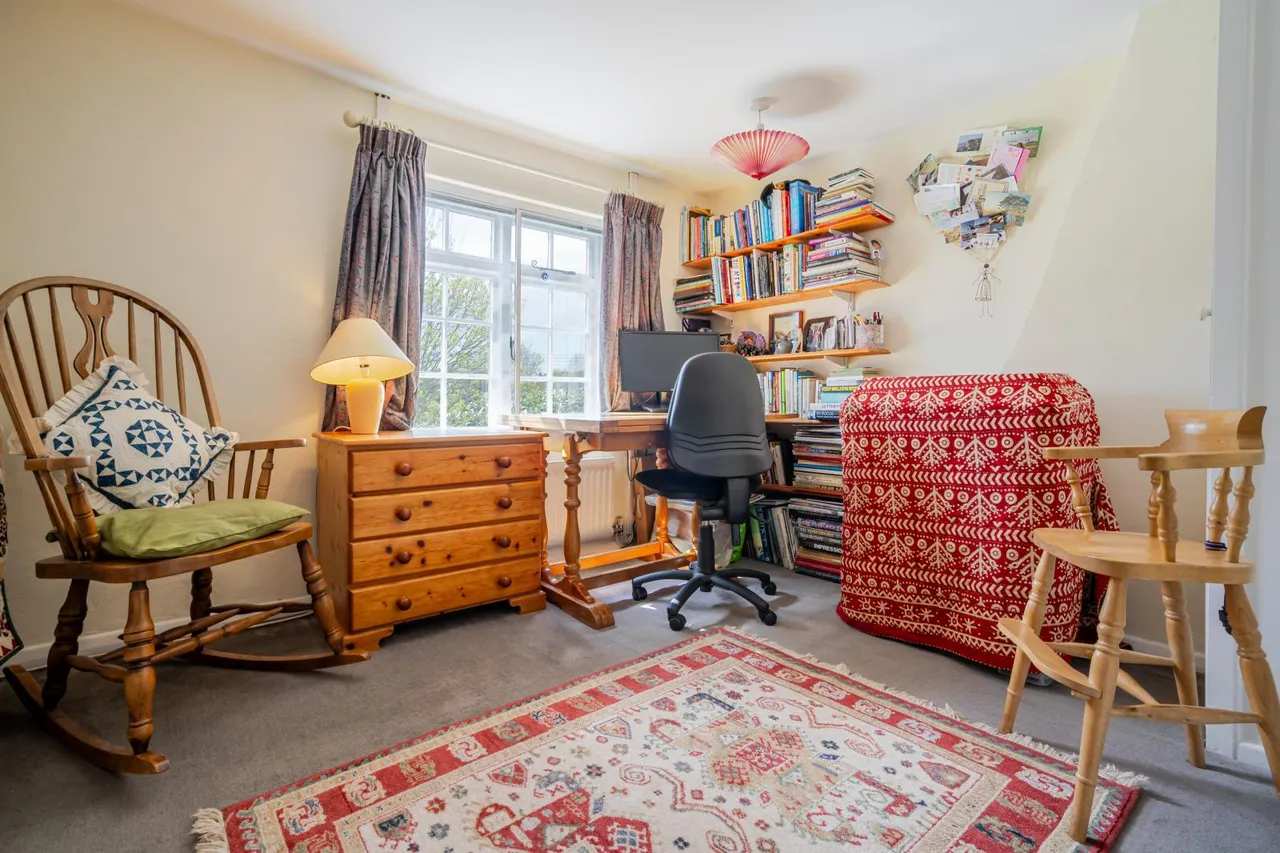Bullocks Farm Lane, Wheeler End, HP14, photo 20