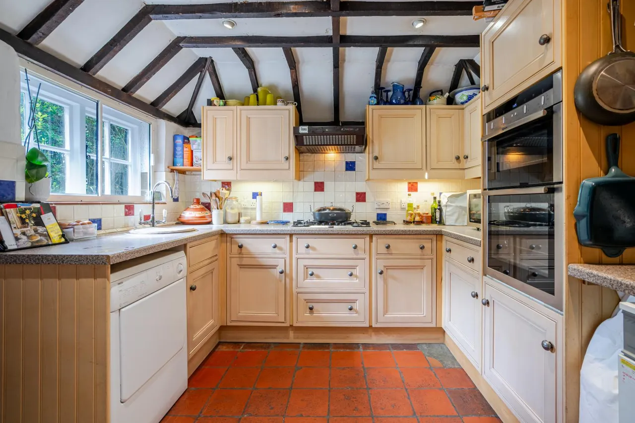 Bullocks Farm Lane, Wheeler End, HP14, photo 8