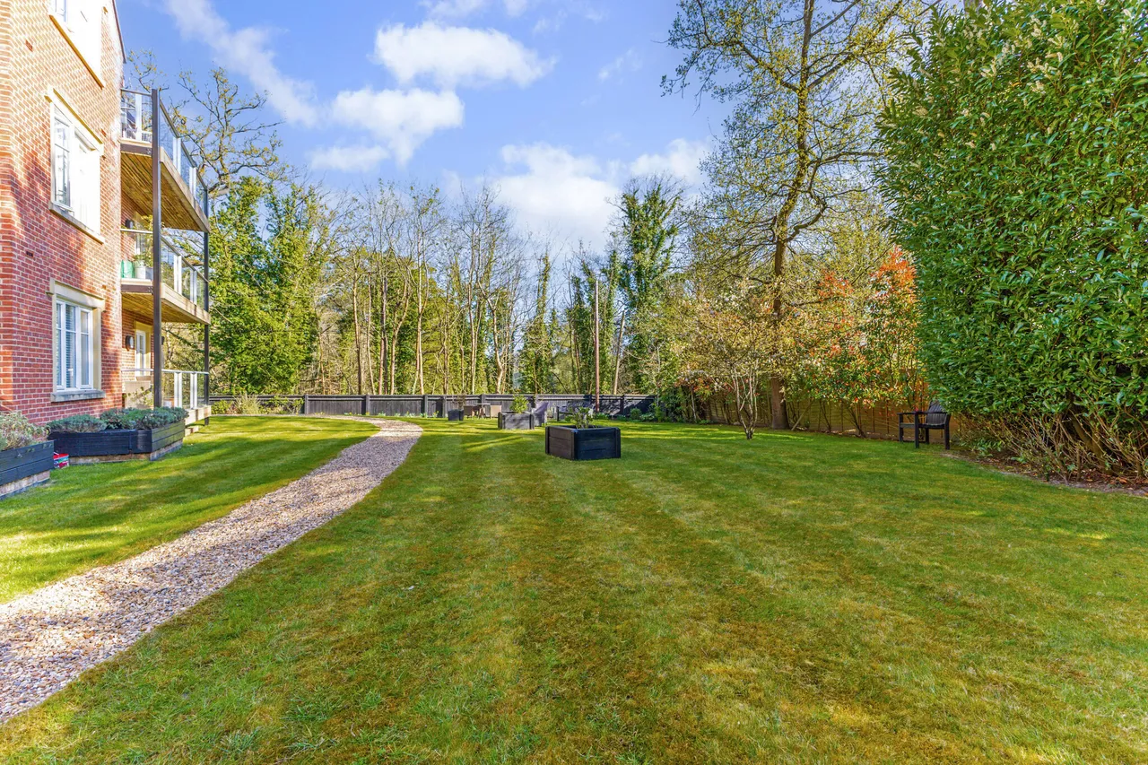Wells Lane, Ascot, SL5, photo 10