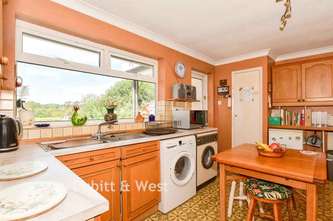 Handcross Road, Plummers Plain, RH13, photo 3