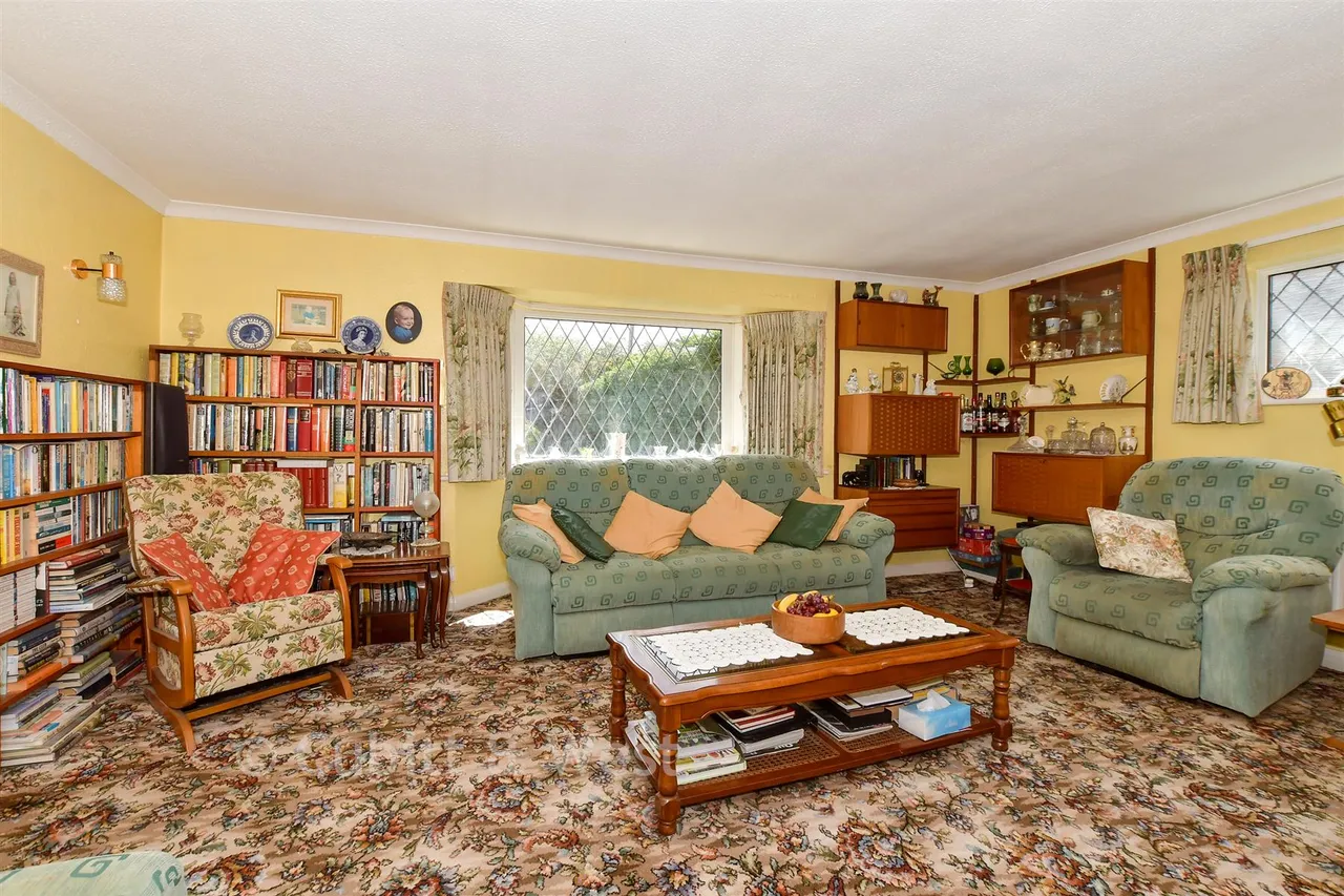 Handcross Road, Plummers Plain, RH13, photo 9