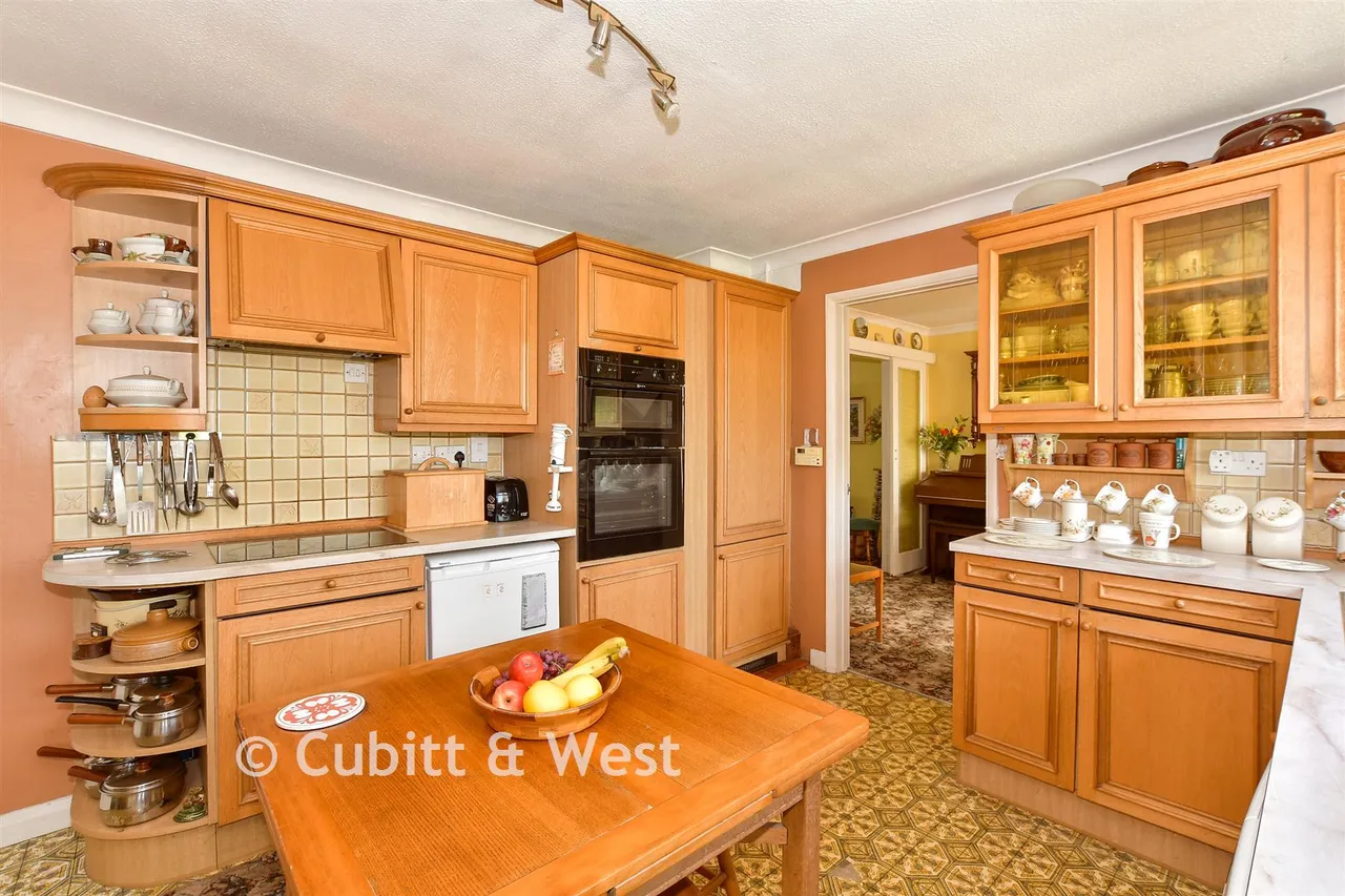 Handcross Road, Plummers Plain, RH13, photo 5