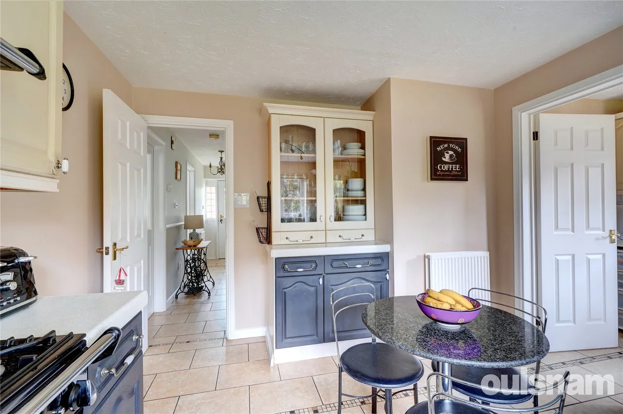 Isaacs Way, Droitwich, Worcestershire, WR9 8UZ, photo 3