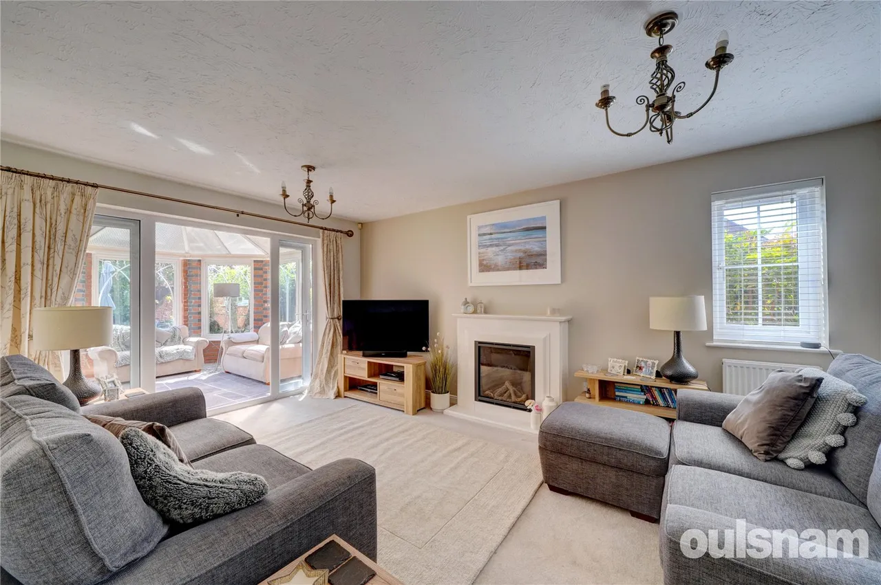 Isaacs Way, Droitwich, Worcestershire, WR9 8UZ, photo 4