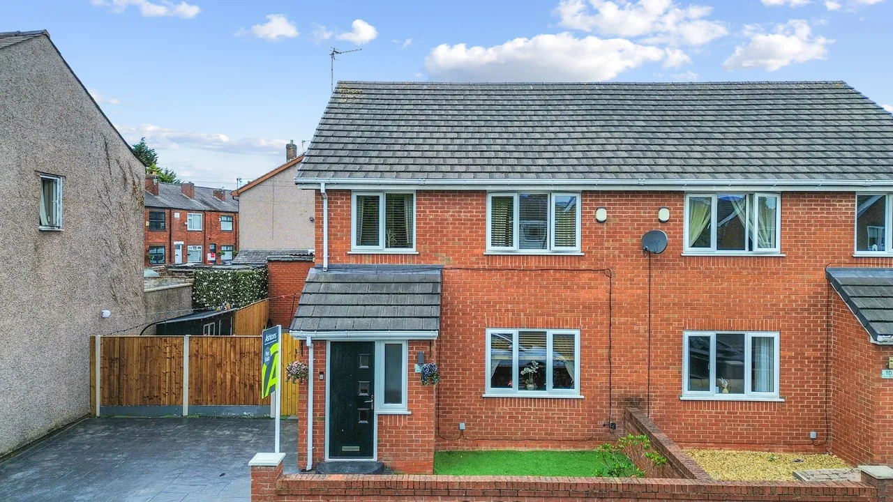 3 bed house for sale — Bank Street, Golborne, Warrington, Warrington, WA3 3SA