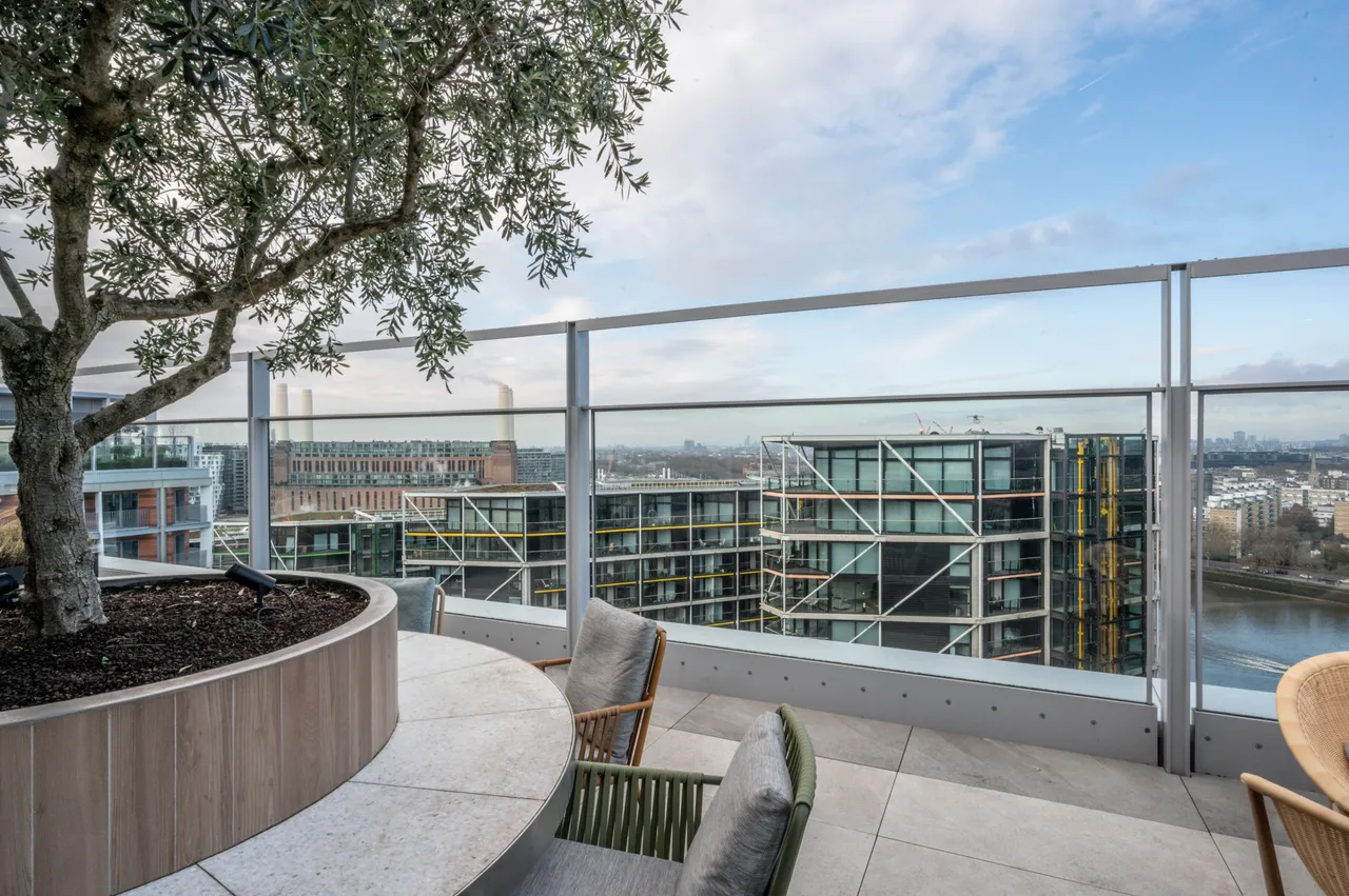 London, SW11, photo 68