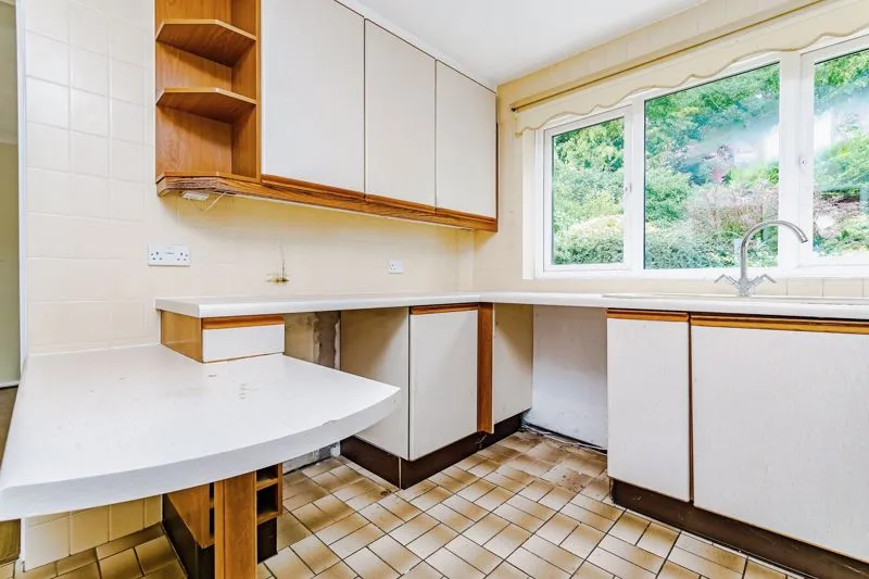 Arden Road, Crawley RH10 6HL, photo 2