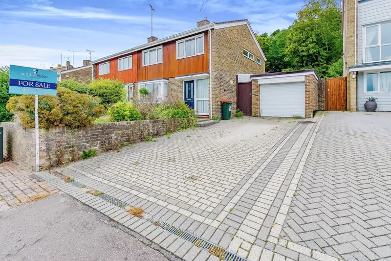 3 bed house for sale — Arden Road, Crawley RH10 6HL