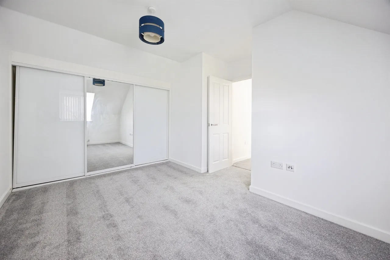 4 bed house for sale — Scholars Way, Ashford