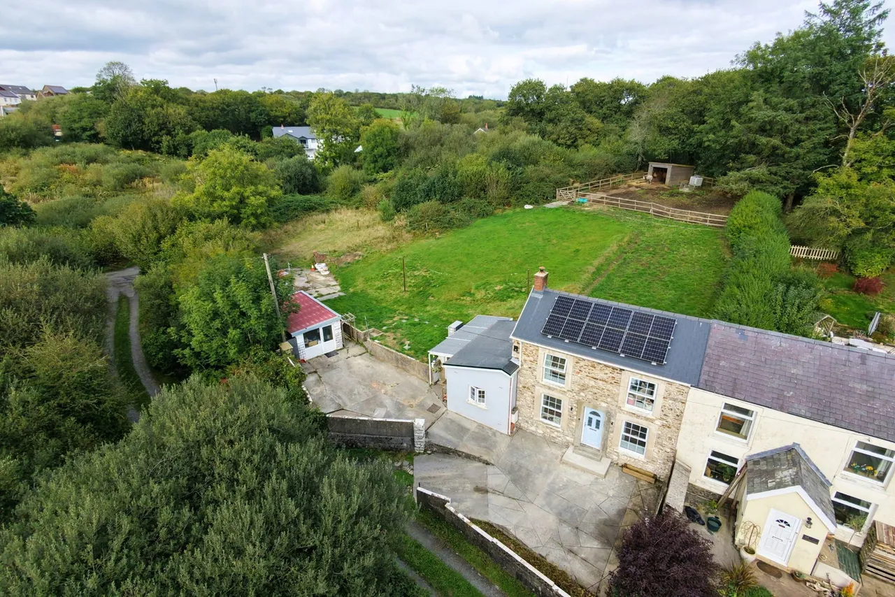 2 bed house for sale — 69 Heol yr Ysgol, Cefneithin, SA14