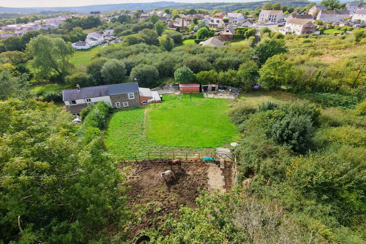 69 Heol yr Ysgol, Cefneithin, SA14, photo 6