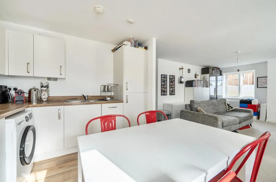 Elton Close, Aylesbury, HP18, photo 11