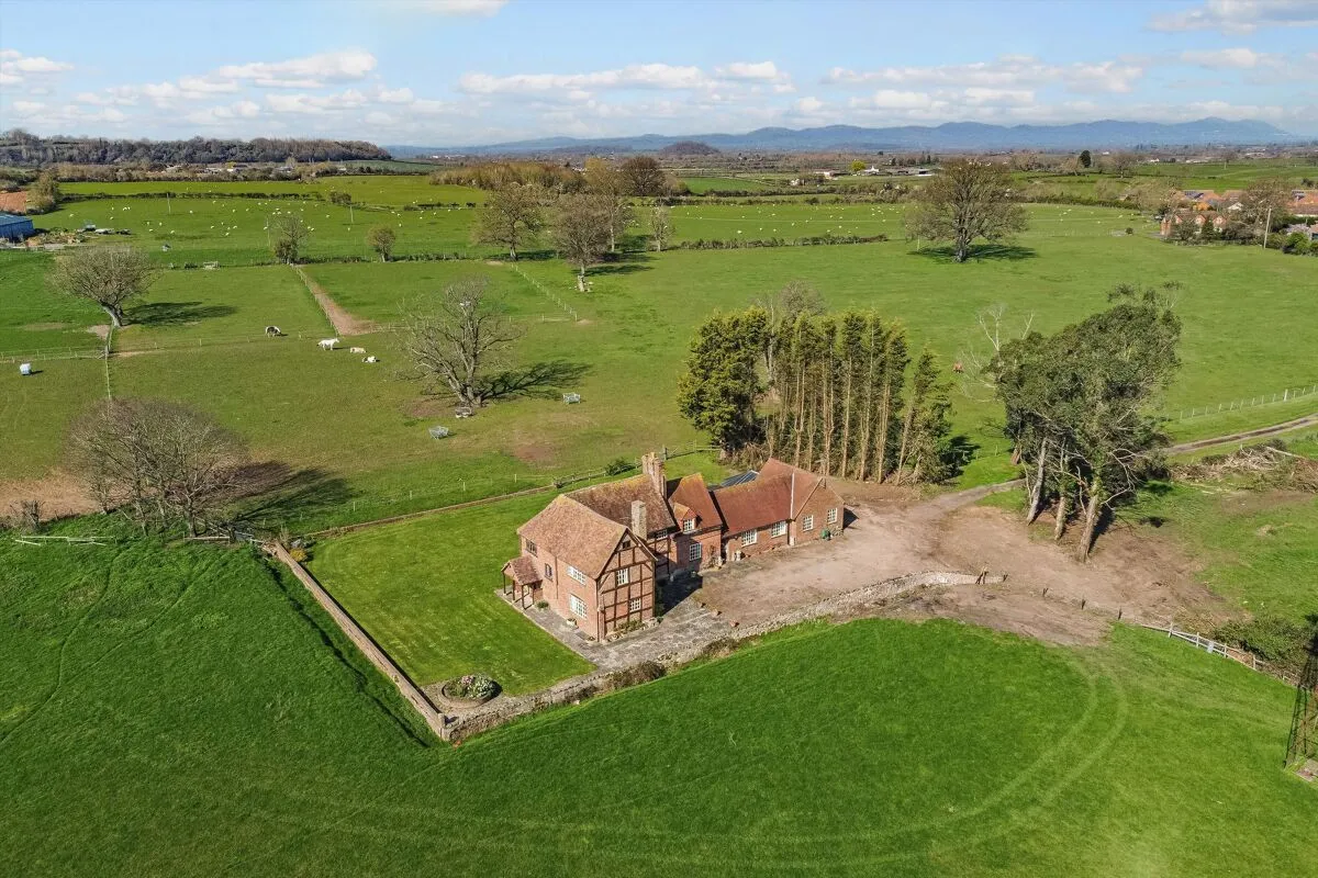 4 bed house for sale, Main Road, Tirley, GL19