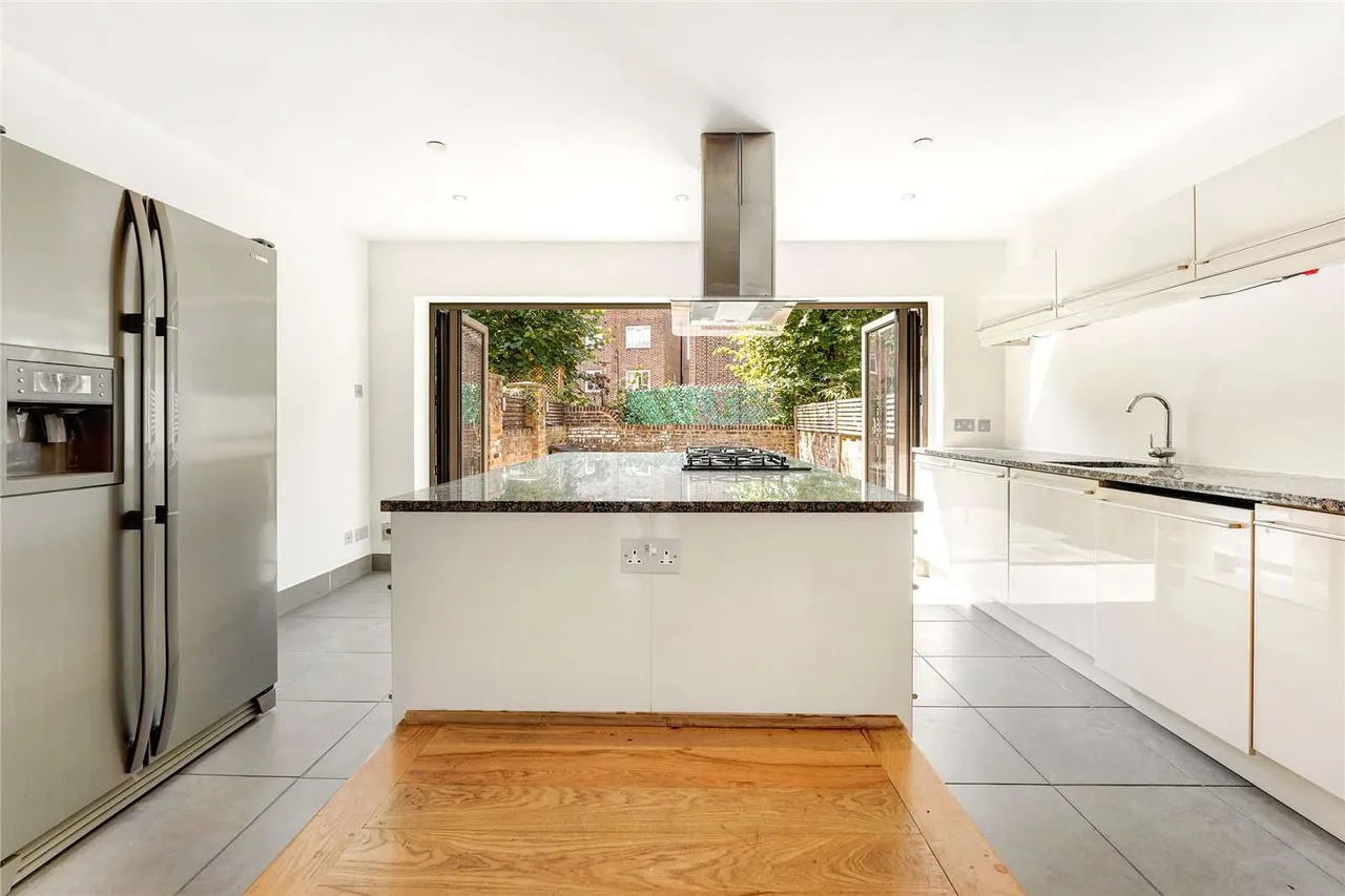 Tonsley Road, Tonsleys, Wandsworth, London, SW18 1BG, photo 7