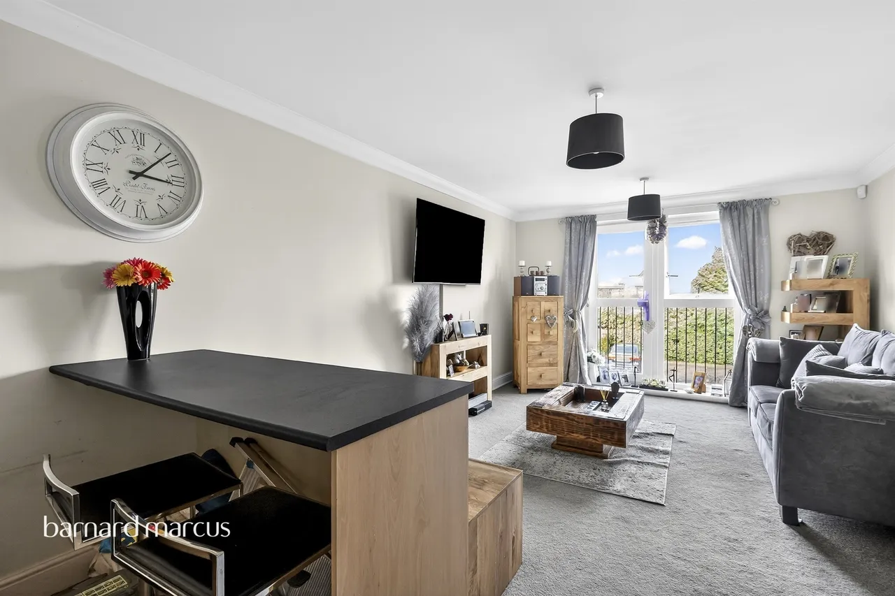 2 bed flat for sale — Kingston Road, Epsom