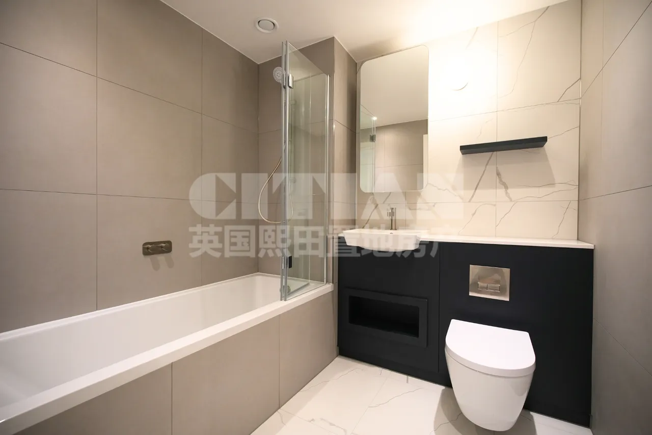 Seagull Lane, London, E16, photo 17