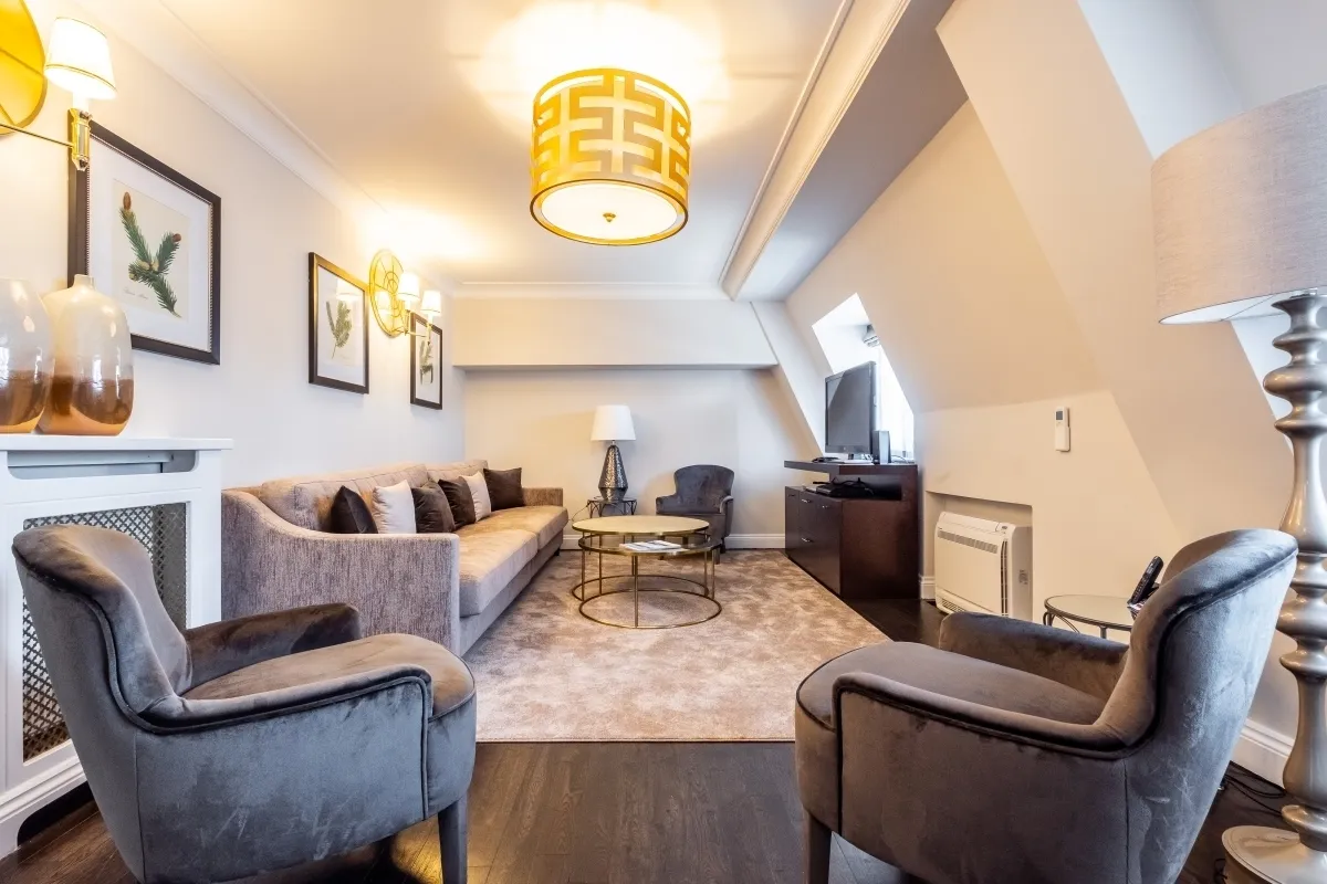 3 bed flat to rent — Prince of Wales Terrace London W8