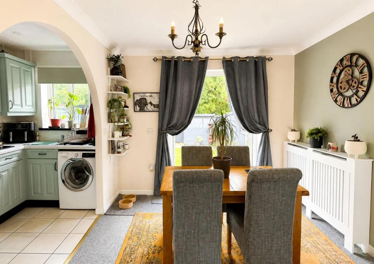 Bramble Drive, Westbury, Wiltshire BA13 3UY, photo 3