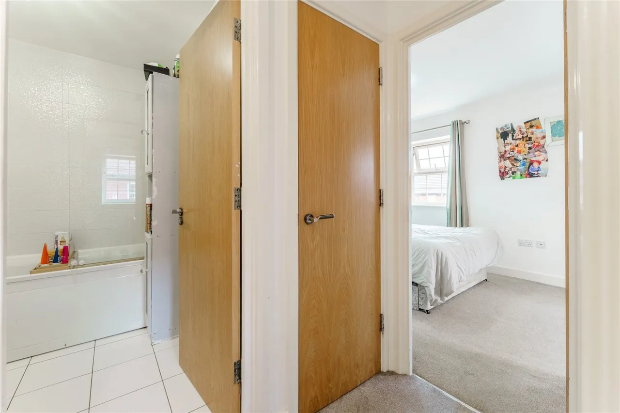 Kempston Road, Featherstone, WF7, photo 12