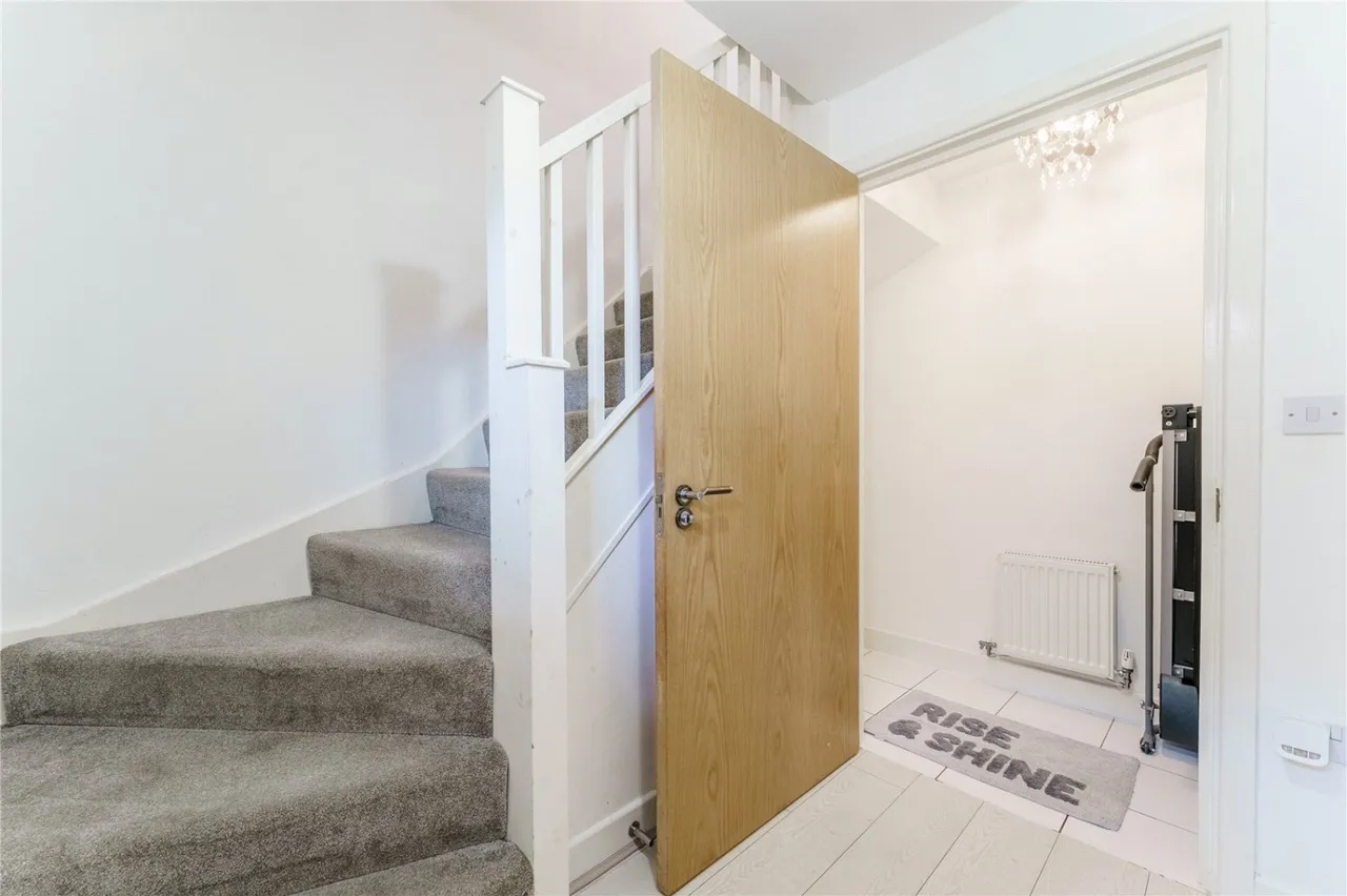 Kempston Road, Featherstone, WF7, photo 7