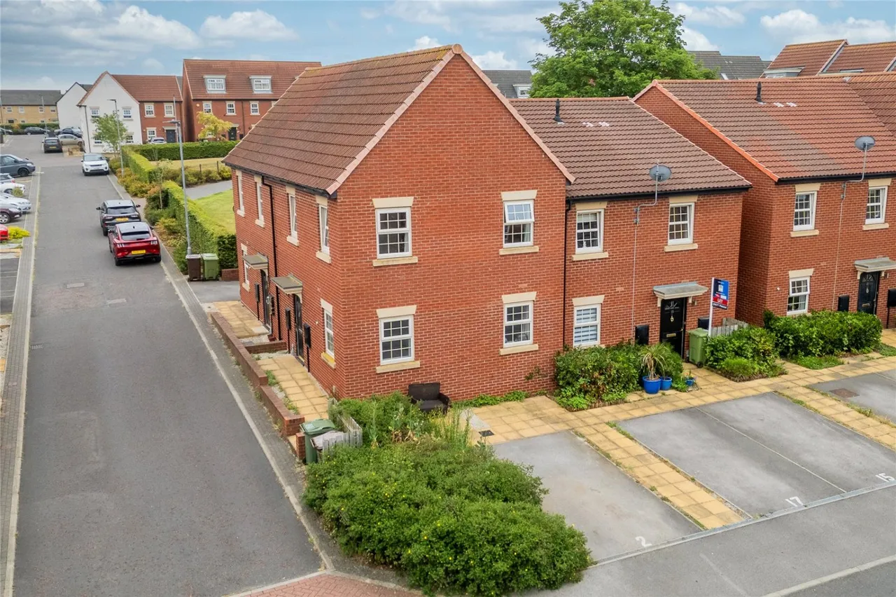 Kempston Road, Featherstone, WF7, photo 2