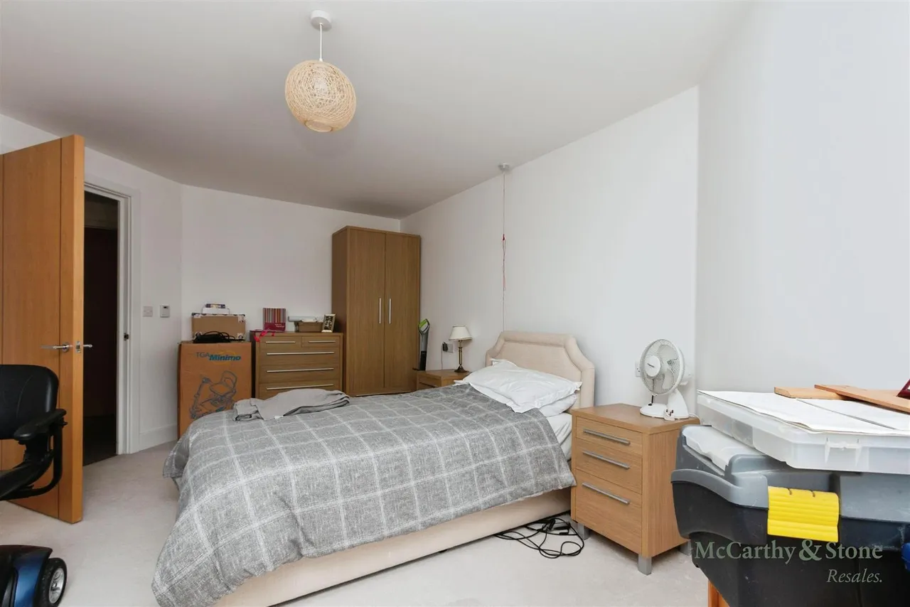 Fleet Road, Fleet, GU51, photo 21