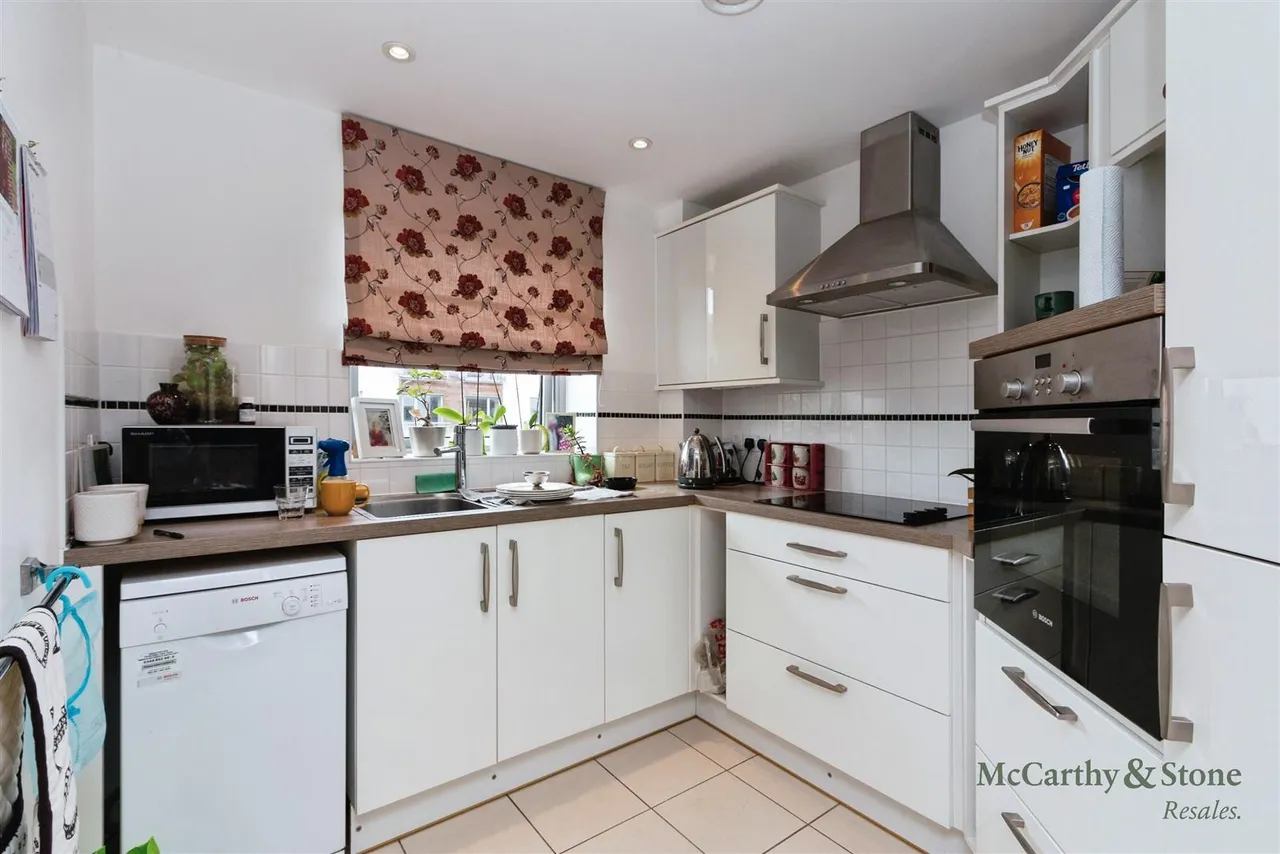 Fleet Road, Fleet, GU51, photo 3