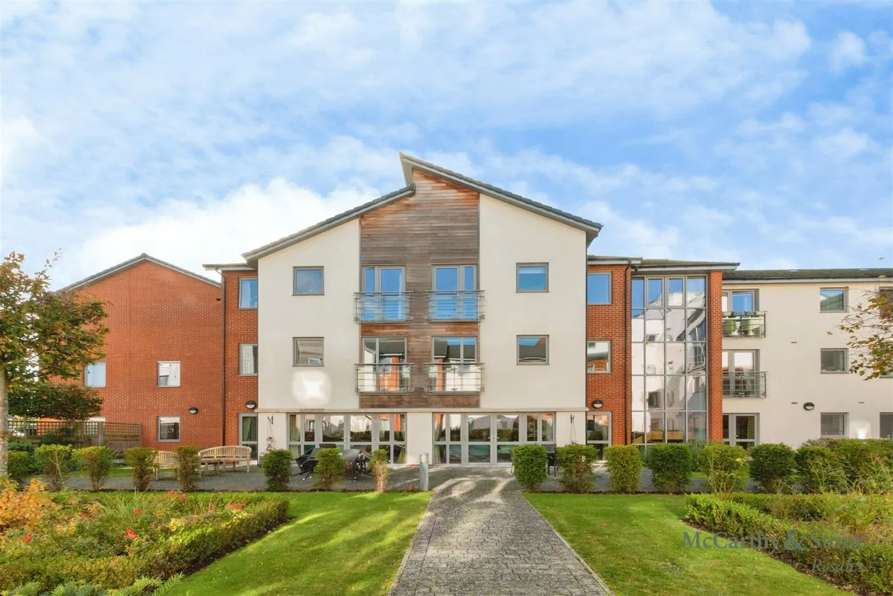 Fleet Road, Fleet, GU51, photo 17