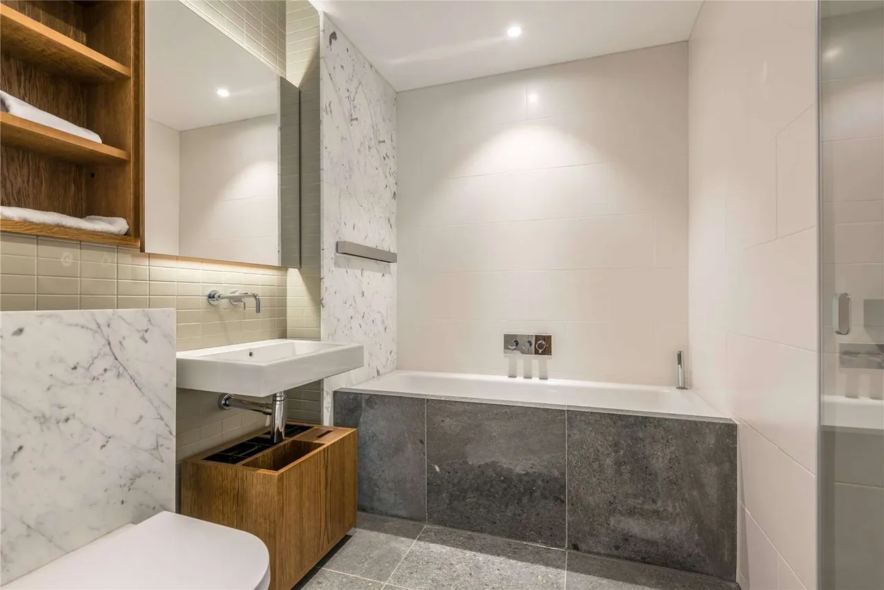 Bartholomew Close, London, EC1A 7BD, photo 7
