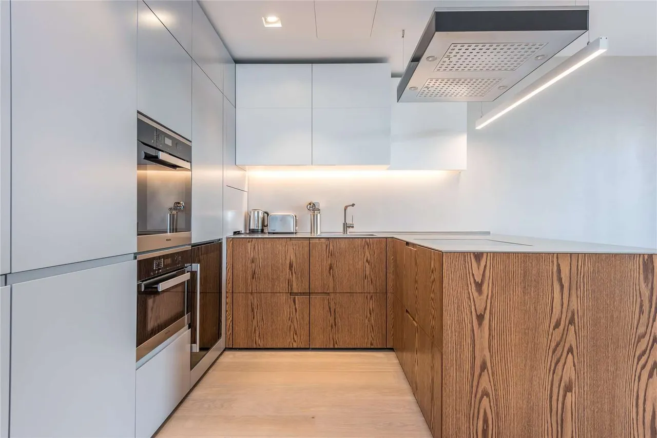 Bartholomew Close, London, EC1A 7BD, photo 3