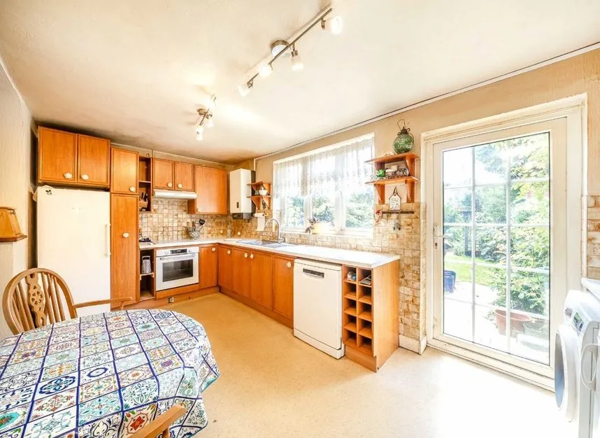 Broad Lane, Hampton, TW12, photo 5